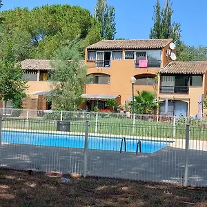 Appartement Aux Abords Du Lac, Arles